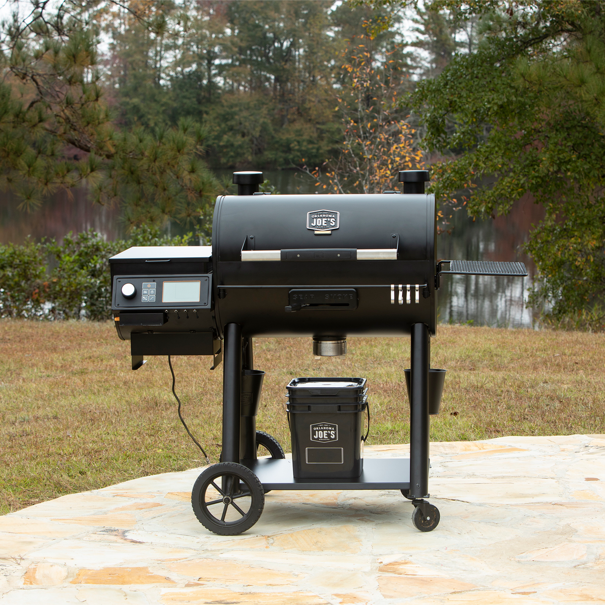 Oklahoma Joe's® Rider 900 DLX Pellet Grill