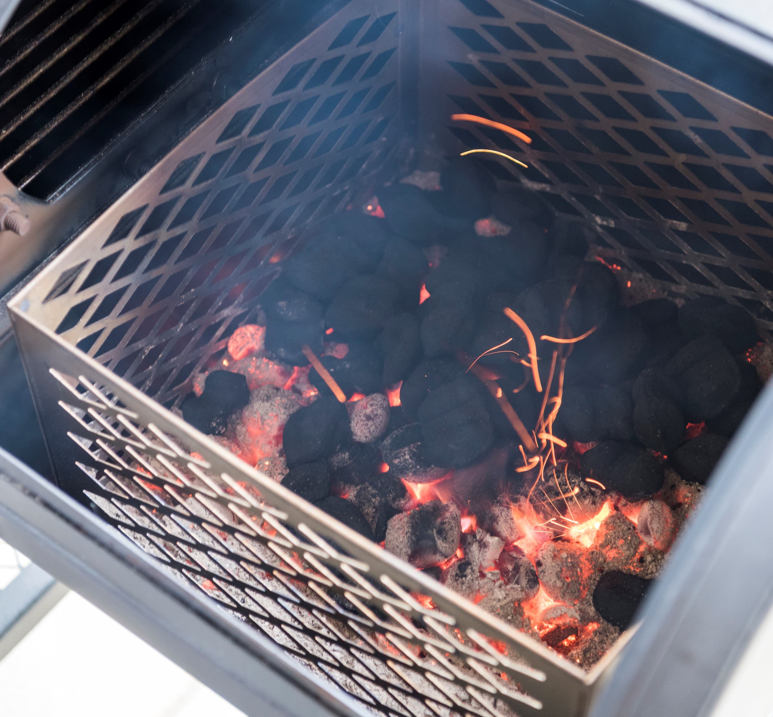 How To Use A Firebox Basket Oklahoma Joes - 